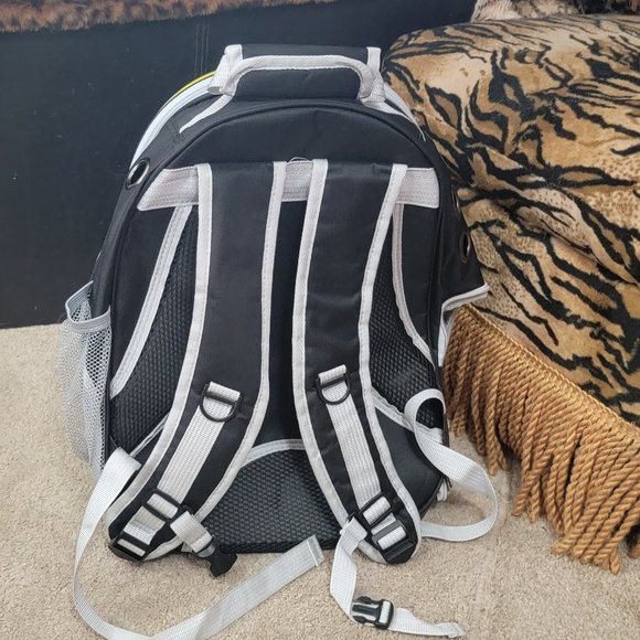 Pet Carrier Backpack Dog or Cat Bran New! - Picture 4 of 4
